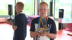 David začal s karate pretože musel. Dnes má viac titulov ako rokov