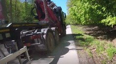 VIDEO: Cyklista zažil pri Lozorne nočnú moru. Nad šialeným manévrom kamionistu zostáva rozum stáť