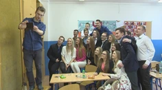Posledné foto pred akademickým týždňom, maturanti už vedia známky z písomiek