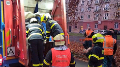 Tragické ráno v Česku. V smetiarskom aute ženu stlačil lis, zraneniam podľahla