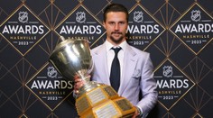 Fandil Arsenalu, teraz má nového favorita. Hviezda NHL sa stala spolumajiteľom futbalového klubu v Anglicku