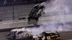 Preteky NASCAR v Daytone poznačila hrozivá havária v poslednom kole