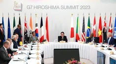 G7 chce stabilné vzťahy s Čínou, ale varovala ju pred vojenskými aktivitami. Na summite je aj Zelenskyj