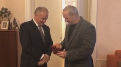 Bezák už vie, čo mu v škatuľke poslal pápež František