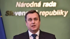Dankova SNS je za verejnú voľbu kandidátov na ústavných sudcov