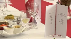 Králičie stehná konfitované v zeleninovej remuláde, pošírovaná špargľa a karotkový mufin