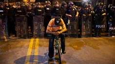 Baltimore má za sebou druhú rušnú noc