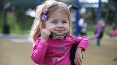 Statočné dievčatko. Malá Zoe mala do prvých narodenín 100 zlomenín