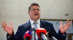 Šefčovič odovzdal podpisy, chce byť prezidentom celospoločenského zmieru
