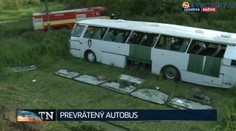 Pri obci Jarabiná sa prevrátil autobus plný ľudí