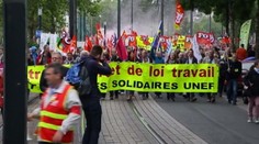 Záplavy, štrajky aj teroristická hrozba! Vo Francúzsku vládne pred ME chaos