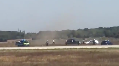 Policajná naháňačka na letisku: Auto prerazilo dvere terminálu a pokračovalo na dráhu