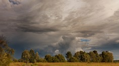 Počasie na štyri dni: Vysoké teploty a každodenné búrky