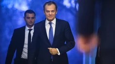 Tusk niekoľko hodín pred summitom EÚ nemal istotu dohody s Britániou