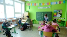 Psychológ je nepotrebný, deti sa majú obrátiť na kňaza. V Nemšovej má biskupstvo konflikt s riaditeľom školy a rodičmi