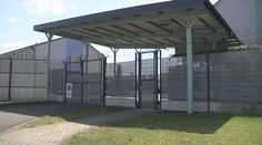 Migranti sa sťažovali na porušovanie svojich práv. Zariadenie v Sečovciach navštívil ombudsman