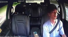 VIDEO: Spiaci taxikár sa rútil po ceste. A nebol to iba mikrospánok