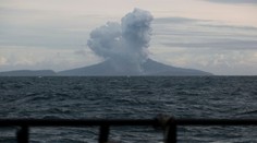 Sopka Anak Krakatau sa po výbuchu zmenšila na tretinu pôvodnej výšky