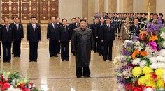 Kim Čong-un sa po dlhom čase objavil na verejnosti. Vraj sa bál koronavírusu