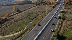 Na diaľnici D1 pred Bratislavou je dlhá kolóna, určite sa tu zdržíte