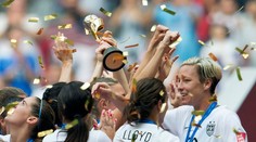 Američanky sú majsterky sveta: Lloydovej hetrik je najlepší na svete