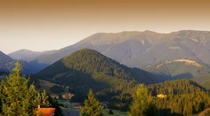 Oteplilo sa, na Šturci a Donovaloch môžu na cestu padať kamene