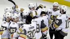 Boston Bruins s kapitánom Chárom vypadol z boja o Stanleyho pohár