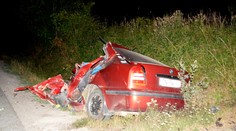 Pri Trenčíne zomrel mladík (†21) po čelnej zrážke s kamiónom
