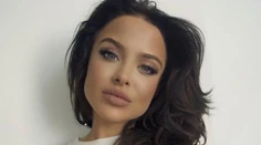 Hádam ju neuvidí Brad! Kópia Angeliny Jolie je mladšia a krajšia