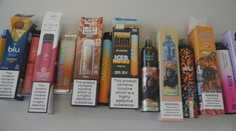 Elektronické cigarety lákajú čoraz viac fajčiarov. Ani tie však nie sú bez rizík, varujú odborníci