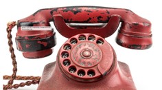 Tento telefón zabil milióny ľudí, teraz je na predaj