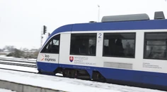 Dunajská strela. Medzi Komárnom a Bratislavou začal jazdiť nový železničný prepravca