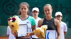 Schmiedlová zdolala Kužmovú vo finále dvojhry na Privatbanka Open