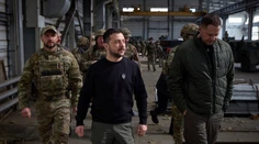 Zelenskyj navštívil frontovú Avdijivku. Vojakom brániacim mesto udelil vyznamenania