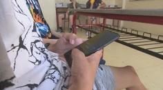 Zmena k lepšiemu alebo k horšiemu? Štát už nebude žiakom zakazovať mobil na vyučovaní