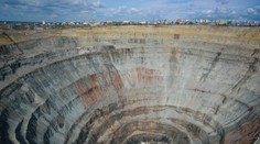 Druhá najväčšia diera na Zemi do seba vťahuje aj vrtuľníky