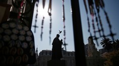 Čilský biskup suspendoval 12 kňazov po správe o sexuálnej komunikácii