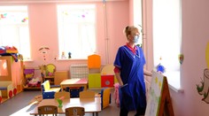 Krátko po otvorení škôlky v Prahe zistili dvom deťom koronavírus. Celú budovu uzatvorili