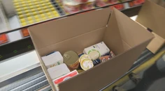 Viac ako tisíc ton múky, cestovín či konzerv. Potravinové balíčky sa vracajú