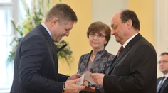 Poslanci si slávnostne prevzali osvedčenia o zvolení do parlamentu