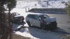 Policajti z Košíc sa na diaľnici neďaleko Popradu zrazili s cestárskym pluhom