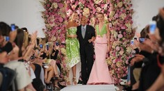 Zomrel módny návrhár hviezd Oscar de la Renta