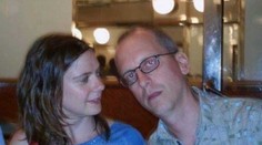 Poslal rodine SMS, že prežil útoky na letisku v Bruseli. O pár minút neskôr bol mŕtvy