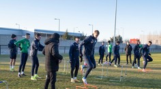 DAC začal so sedemnástimi hráčmi, po roku opäť do Turecka