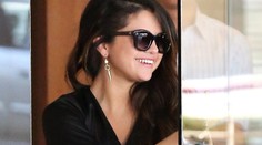 Selena Gomez bez spodnej bielizne. Pochválila sa pekným zadkom