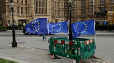 Britskí poslanci schválili odklad brexitu, posledné slovo má však EÚ