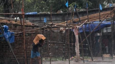 Najsilnejšia supercyklóna zasiahla Indiu a Bangladéš. Hlásia desiatky obetí a obrovské škody