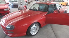 Milovníci áut si prídu na chuť. Na Slovensku nájdu športiak, ktorý je jediný svojho druhu na svete