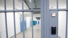 V policajnej cele namerali viac ako 30 stupňov, verejný ochranca práv žiada nápravu