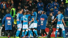 VIDEO: Neapol vyhral na pôde Cagliari, AS Rím otočilo duel s Janovom